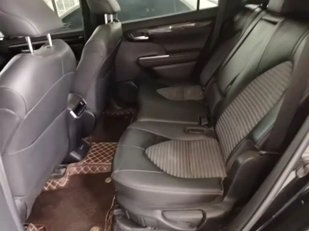 Toyota Crown Kluger 2021 2.5L HEV 4WD Luxury фото 17