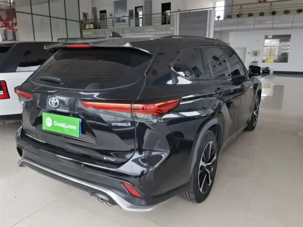 Toyota Crown Kluger 2021 2.5L HEV 4WD Luxury фото 7
