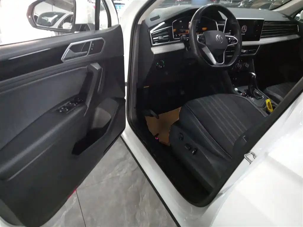Volkswagen Tiguan L 2023 330TSI Auto 2WD Comfort Edition фото 13