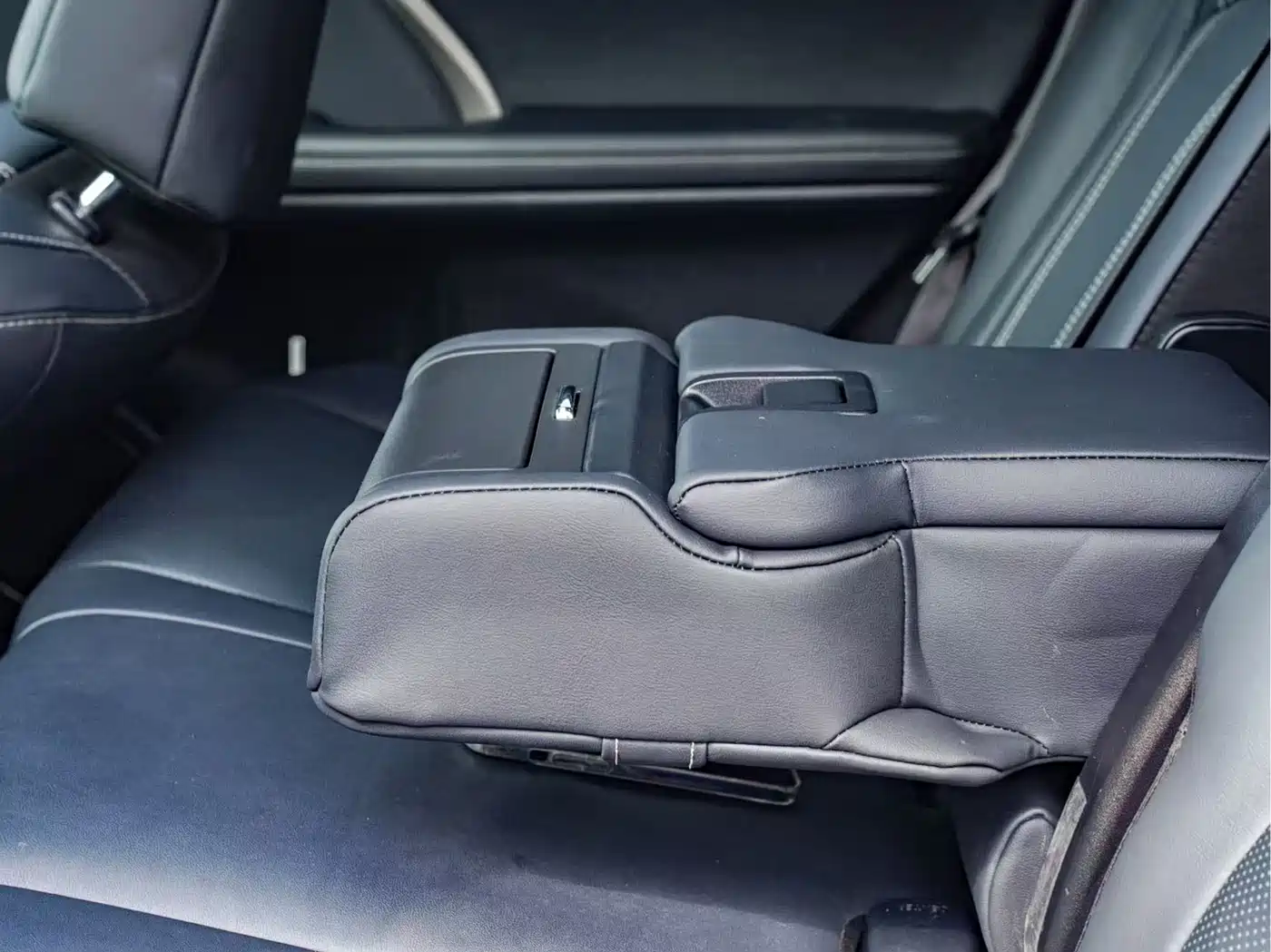 Lexus RX 2020 300 4WD Elegance Edition China VI фото 25