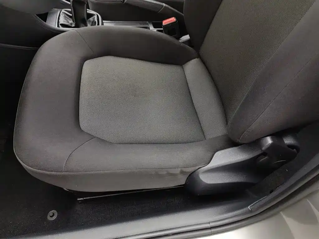 Volkswagen Jetta 2013 1.4L Manual Fashion фото 20