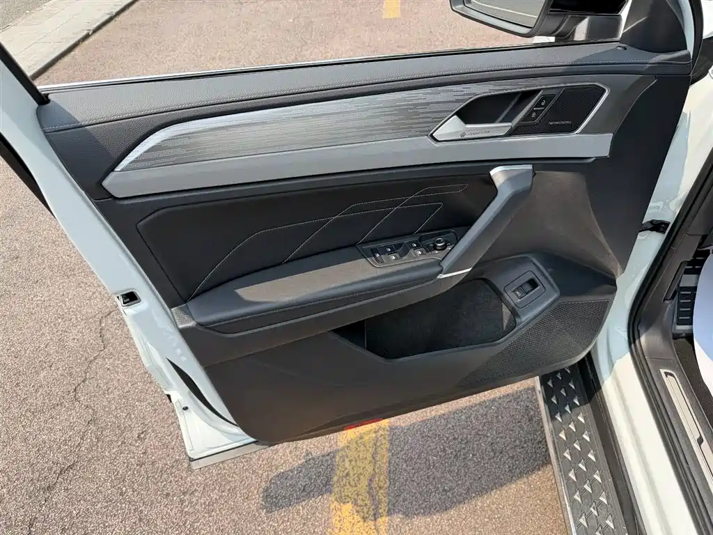 Volkswagen Tayron X 2023 Facelift 380TSI 4WD Flagship Smart Edition фото 6
