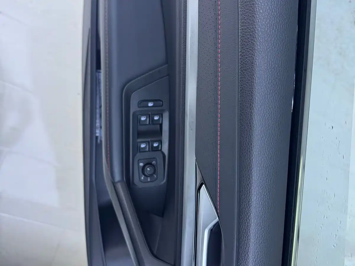 Volkswagen Lavida 2023 280TSI DSG Starlight Comfort Edition фото 7