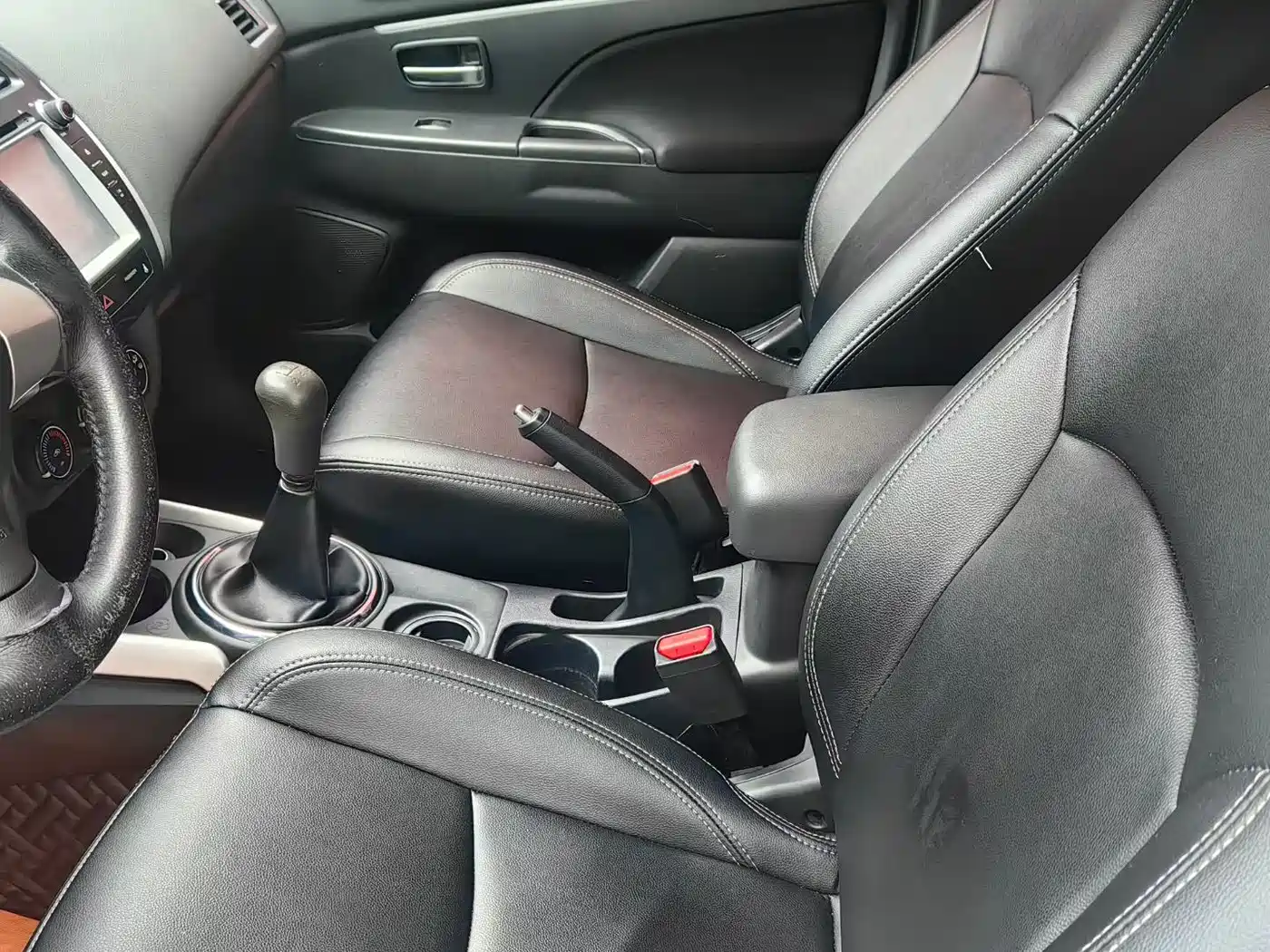 Mitsubishi ASX 2013 1.6L Manual 2WD Standard фото 7