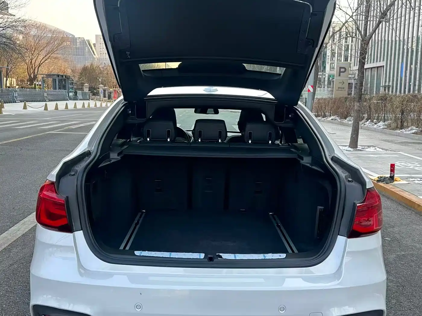 BMW 3 Series GT 2019 320i M Sport Model фото 19