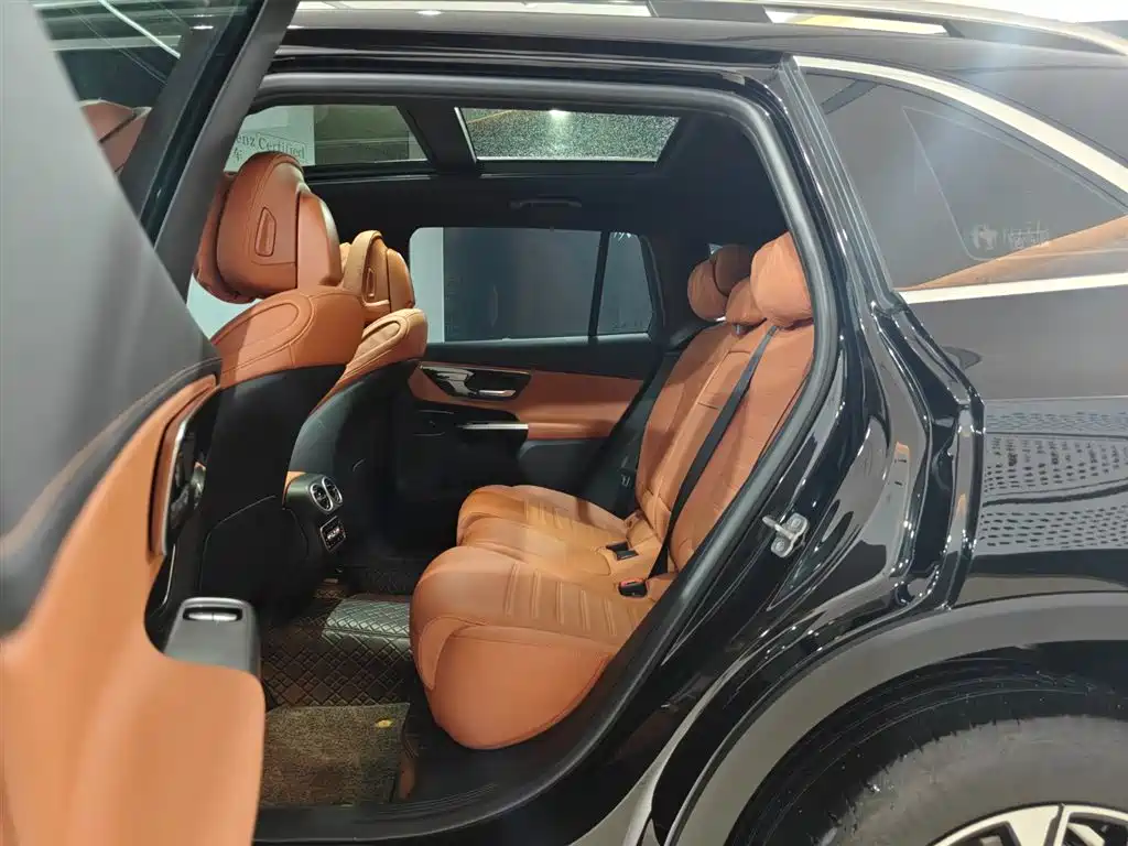 MERCEDES-BENZ GLC