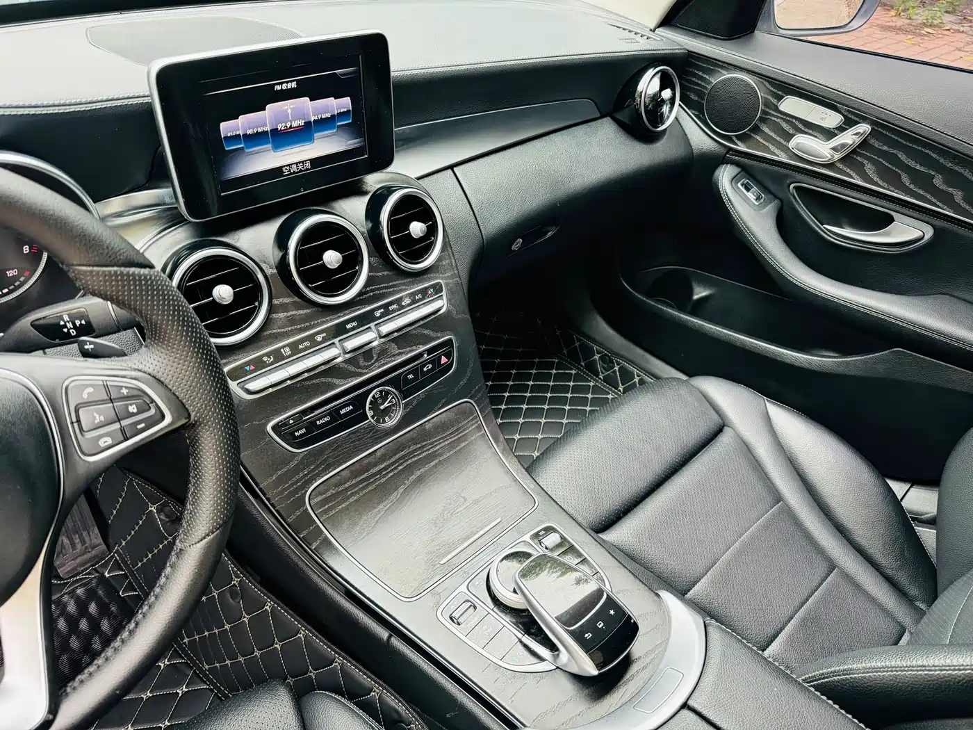 Mercedes-Benz C-Class 2016 C 200 L Sport фото 9