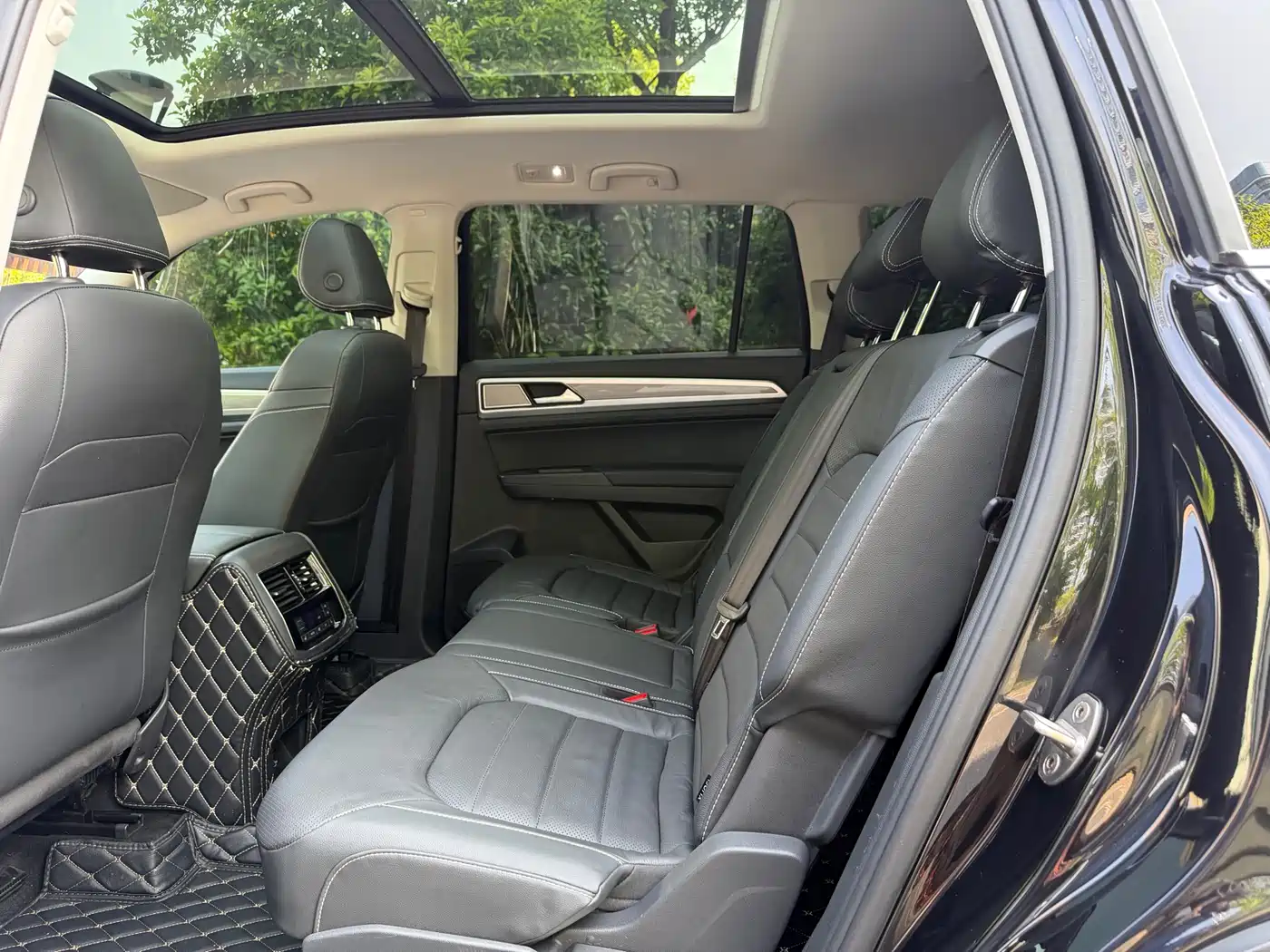 Volkswagen Teramont 2020 330TSI 2WD Luxury China VI фото 7