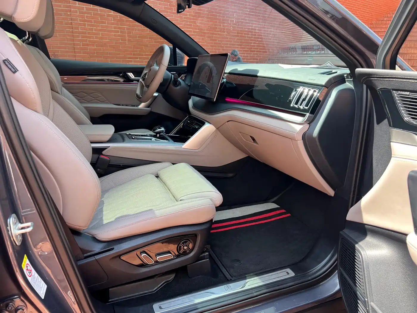 BYD Tang New Energy 2024 DM-i Glory Edition 200KM Flagship фото 16