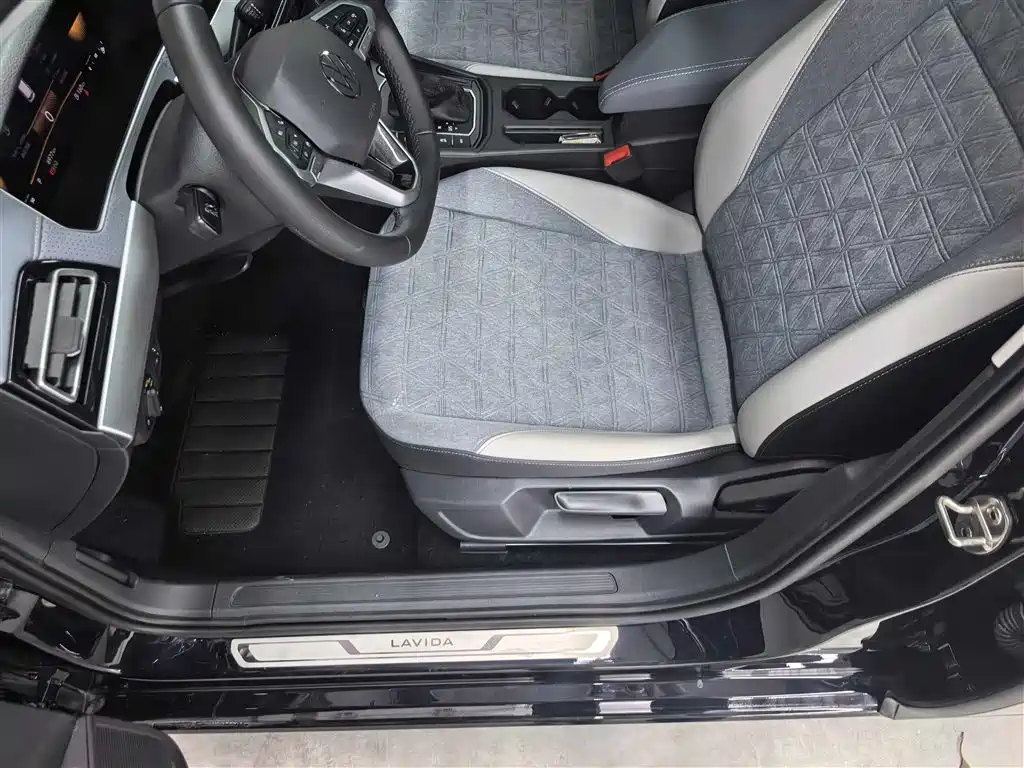 Volkswagen Lavida 2023 280TSI DSG Comfort Edition фото 5