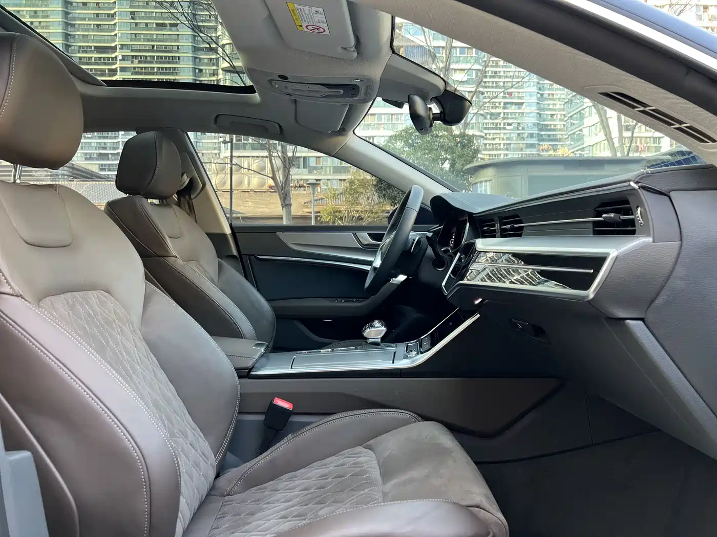 Audi A7L 2024 45TFSI quattro S-line Vision Edition Crystal Package фото 15