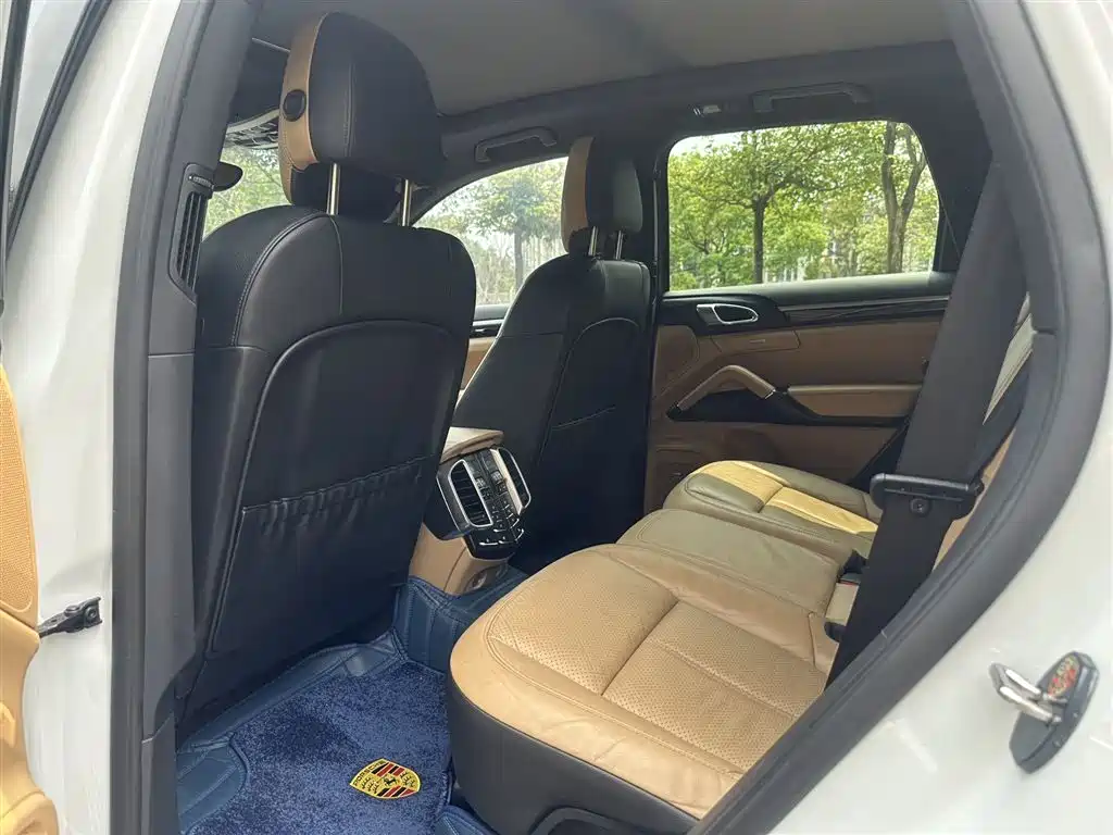 Porsche Cayenne 2014 Cayenne Platinum Edition 3.0T фото 6