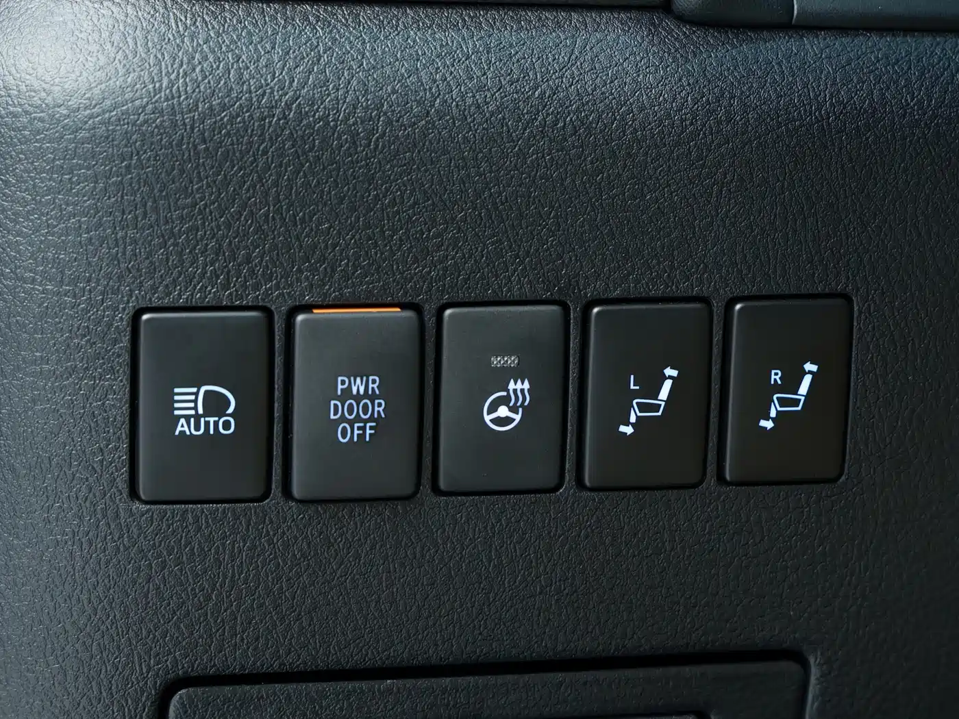 Toyota Alphard 2021 Hybrid 2.5L Premium фото 17