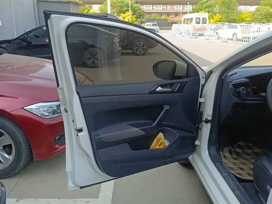 Volkswagen Lavida 2023 Xinrui 1.5L Auto Xinyi Edition фото 7