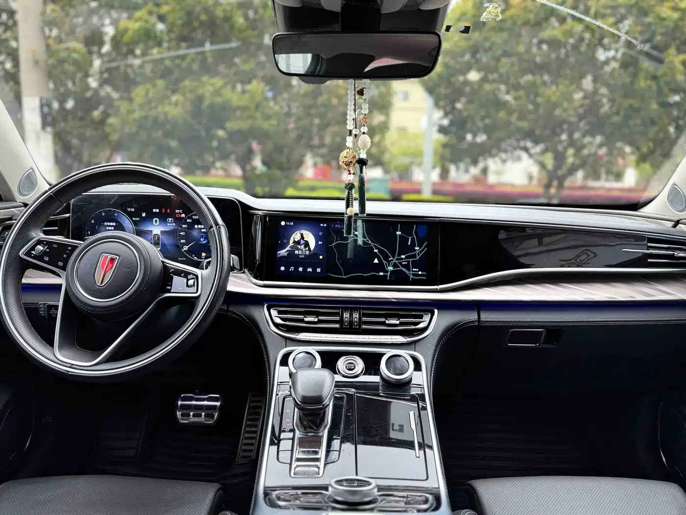 Hongqi H9 2022 2.0T Smart Connect Flag Enjoy Edition фото 23