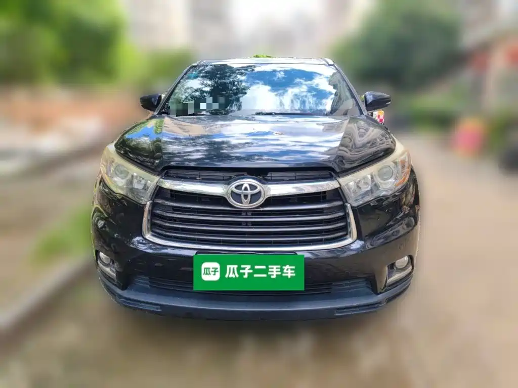 Фото 2 - Toyota Highlander