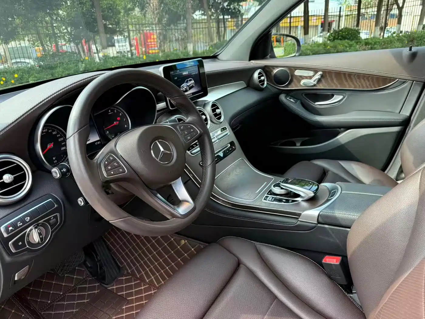 Mercedes-Benz GLC 2018 GLC 300 4MATIC Dynamic фото 26