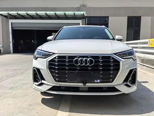 Audi Q3 2022 35 TFSI Fashion Dynamic — фото 2