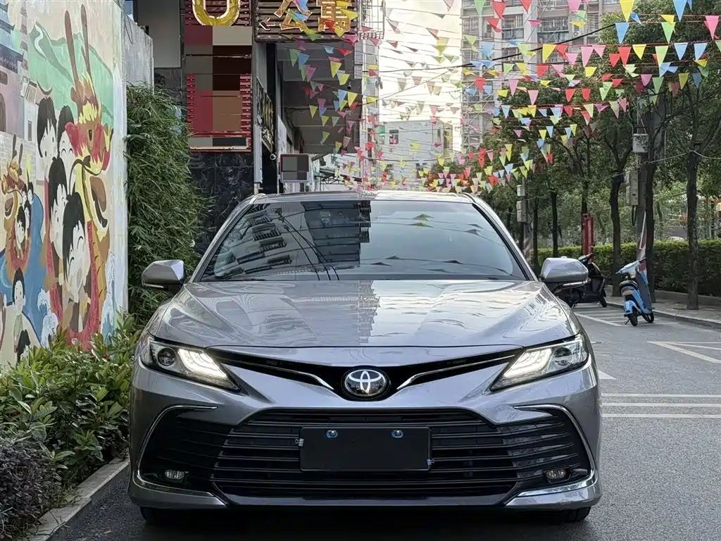 Toyota Camry 2021 2.0G Luxury Edition фото 2