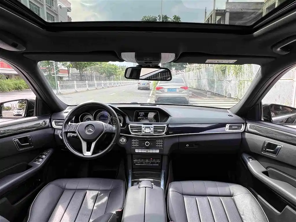 صورة 12 - Mercedes-Benz E-Class