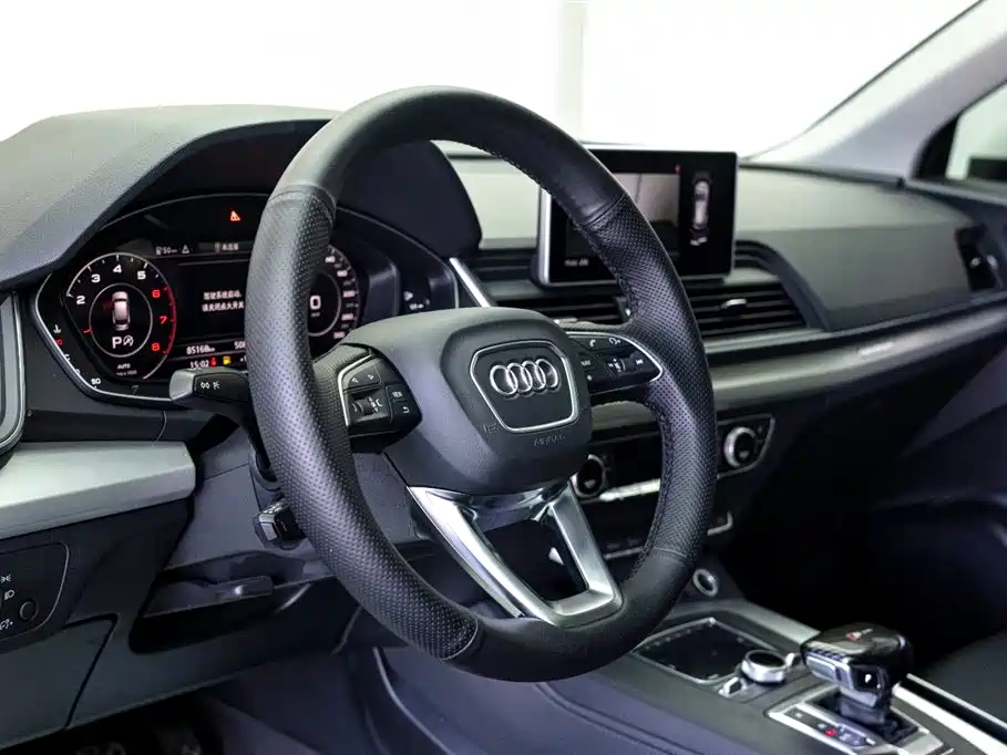 Audi Q5L 2020 Facelift 40 TFSI Honor Fashion фото 16