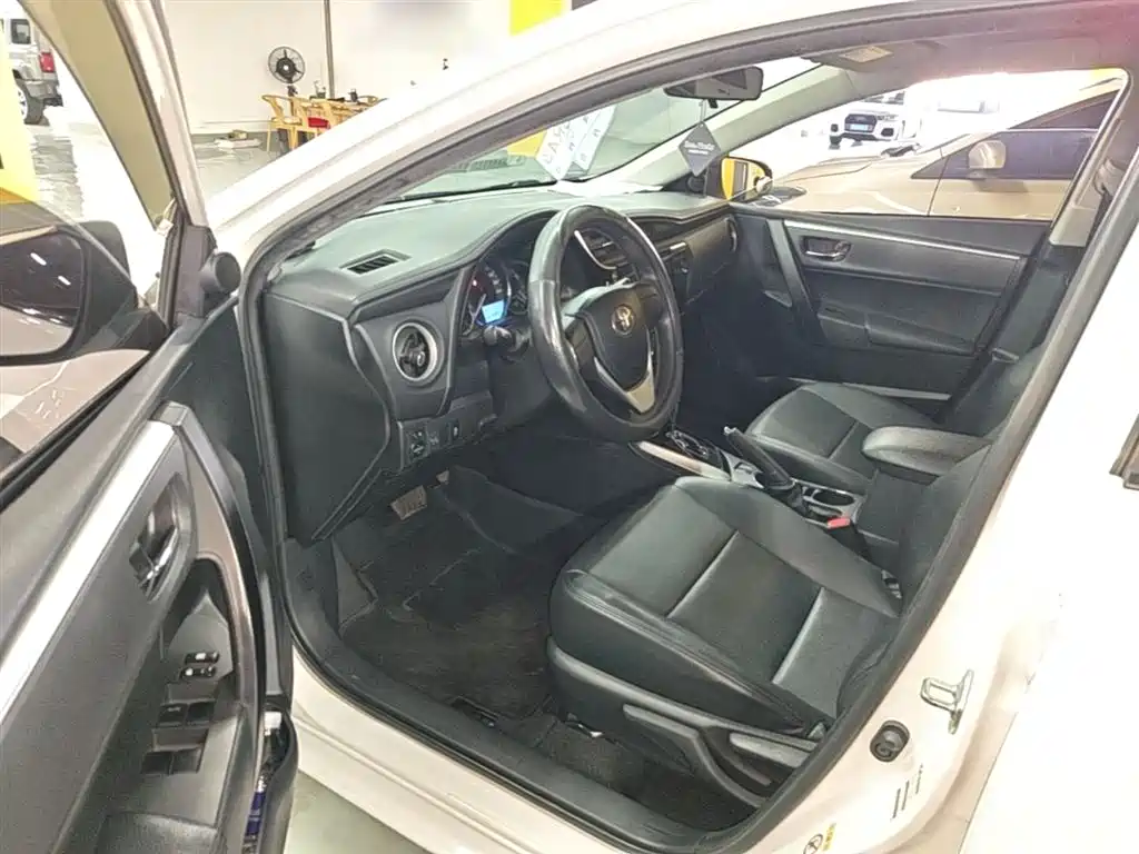 Toyota Corolla 2018 1.2T S-CVT GL Smart Edition фото 16