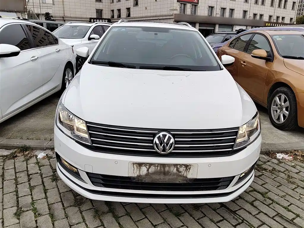 Volkswagen Lavida Tour 2017 230TSI DSG Comfort Edition фото 3