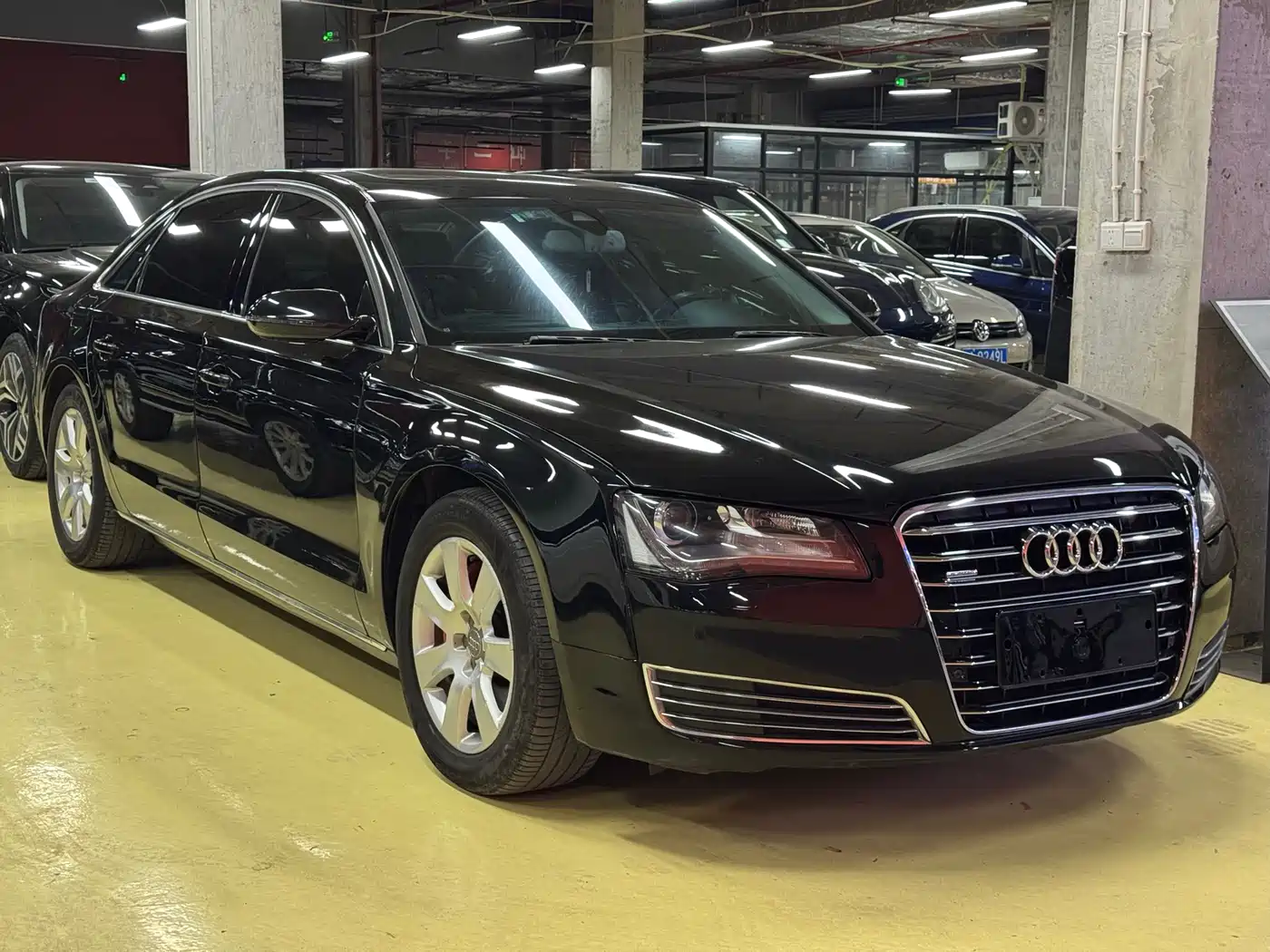 Audi A8 2013 A8L 45 TFSI quattro Luxury фото 4