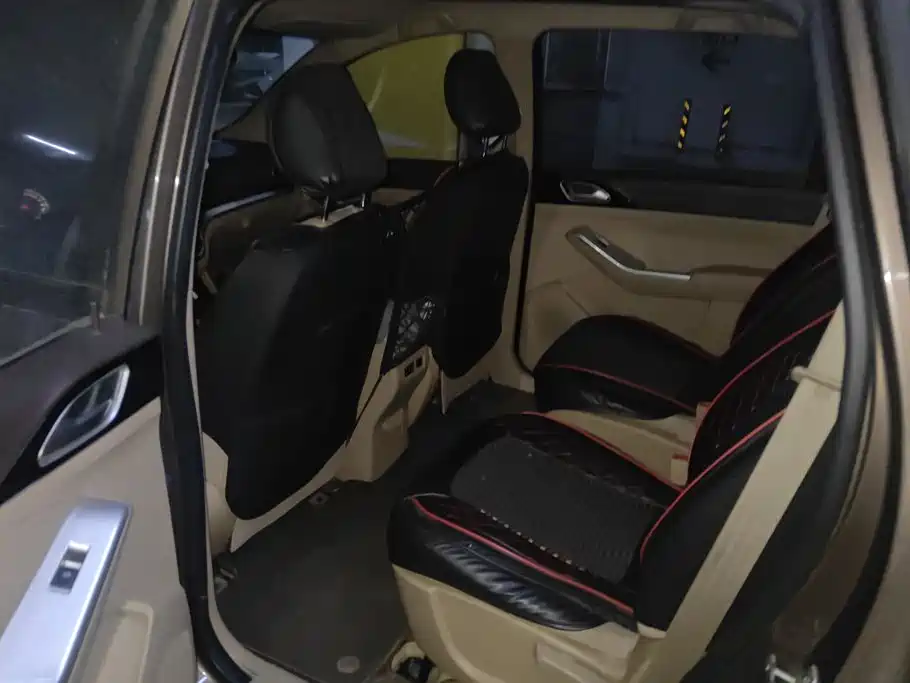 Baojun 730 2014 2014 1.5L Manual Standard 7-seater