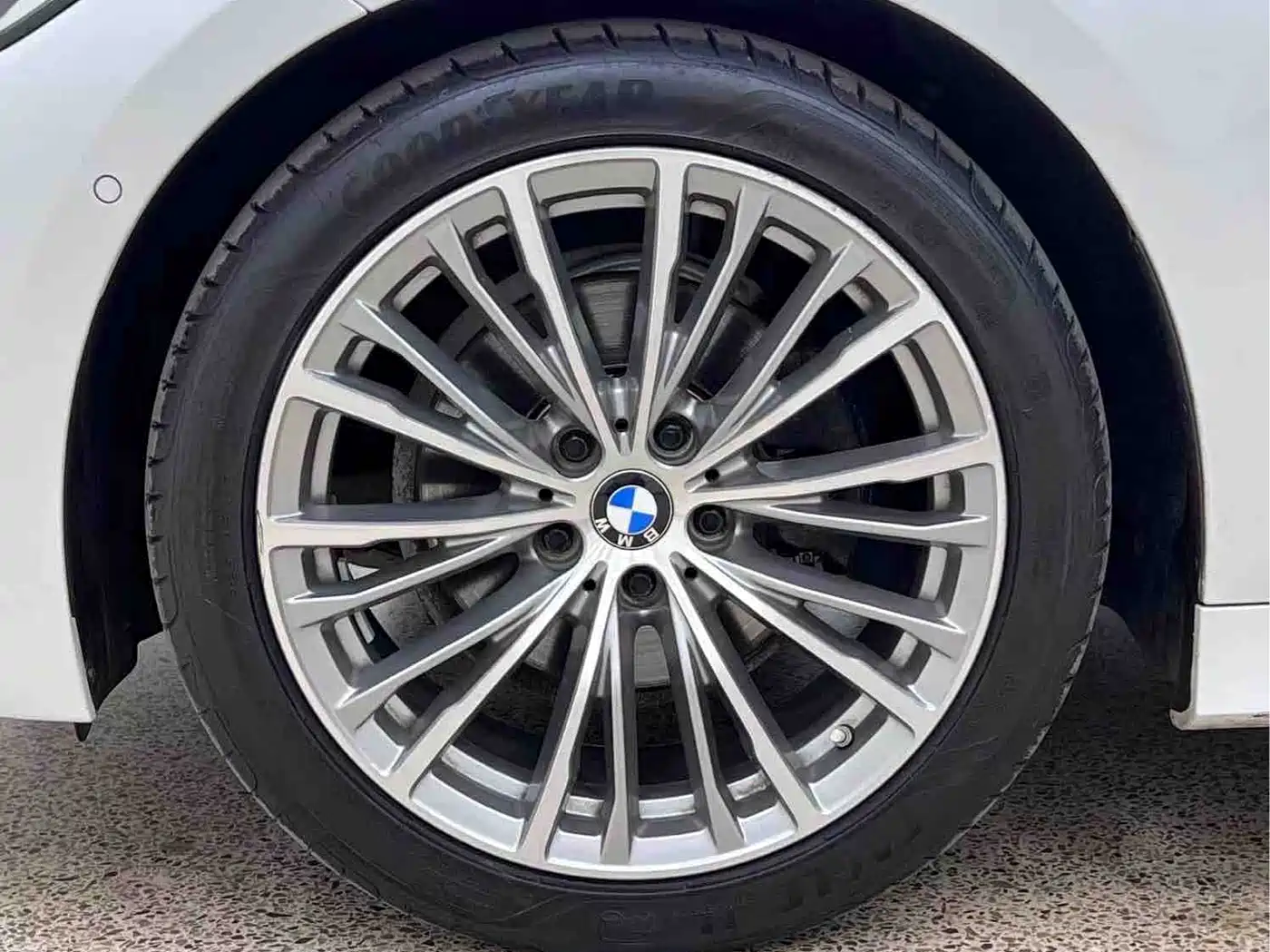 BMW 3 Series 2020 325Li Launch Edition фото 7