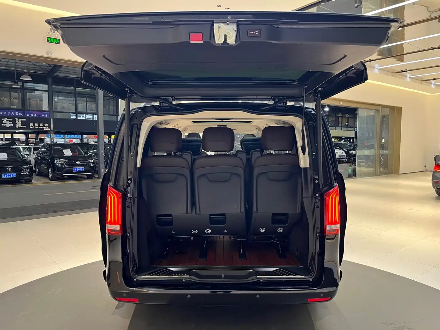 Mercedes-Benz V-Class 2022 V 260 Prestige Edition фото 25