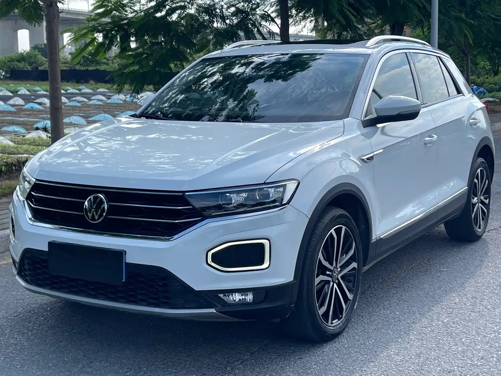 Фото 1 - Volkswagen T-ROC