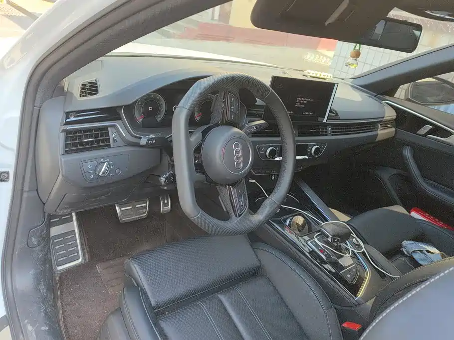 Audi A4L 2025 2024 40 TFSI Luxury Dynamic