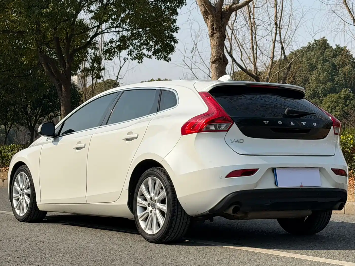 Фото 4 - Volvo V40
