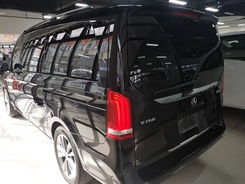 Mercedes-Benz V-Class 2022 V 260 Pilot Edition фото 5