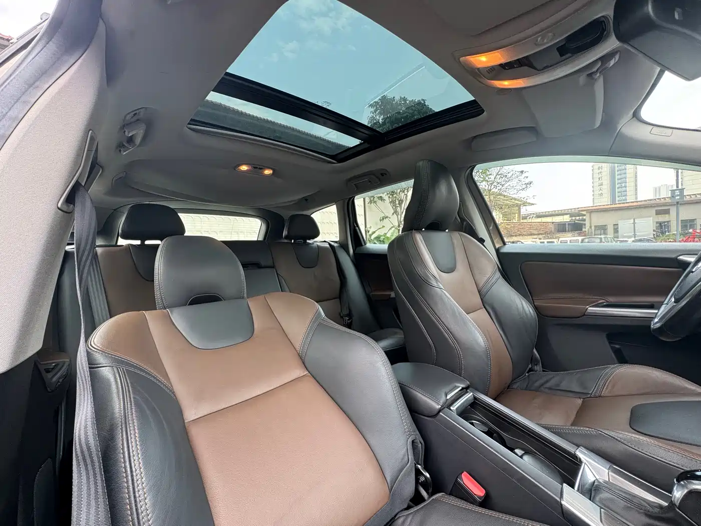 Фото 23 - Volvo XC60