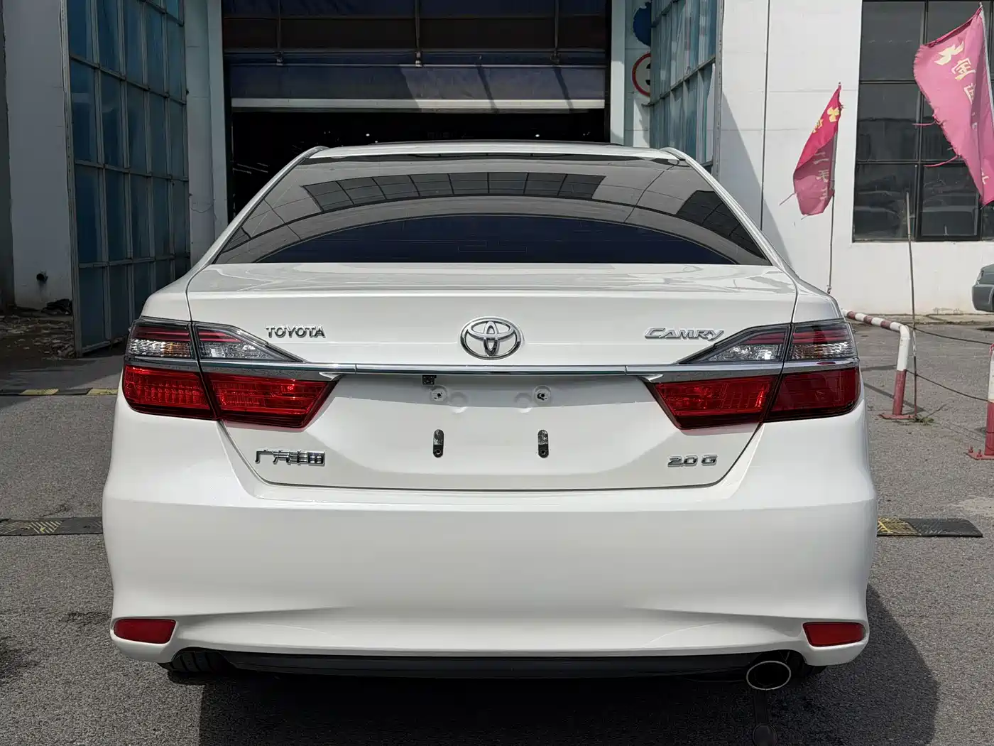 Toyota Camry 2016 2.0G 10th Anniversary Luxury Edition фото 5