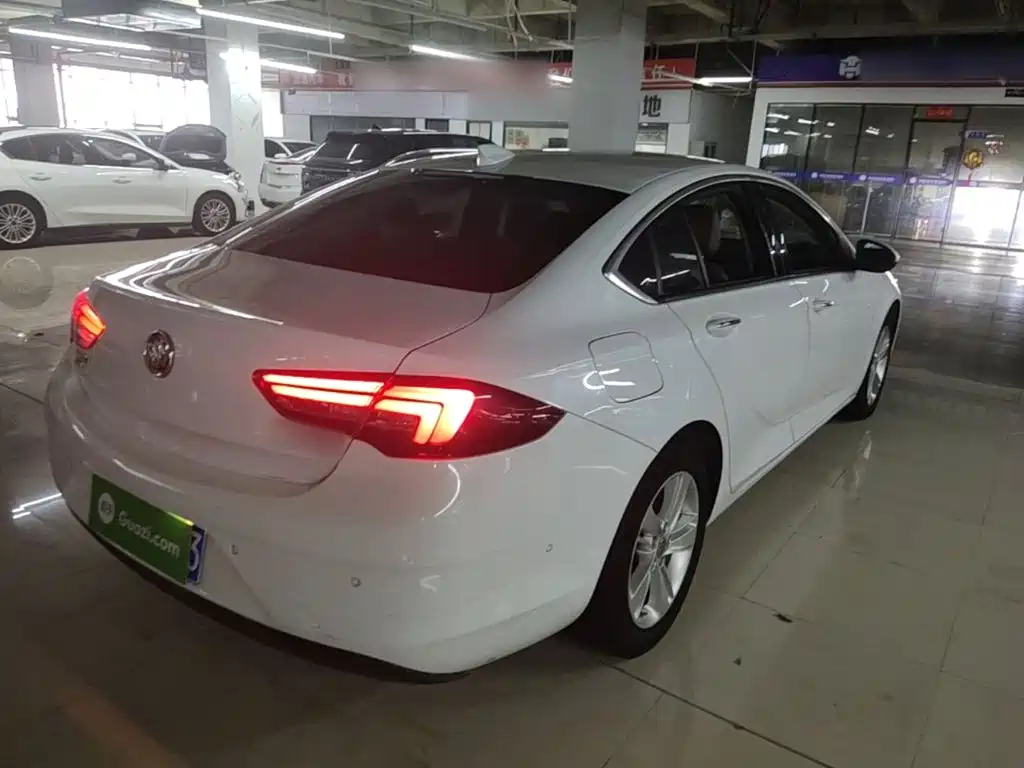 Photo 7 - Buick Regal