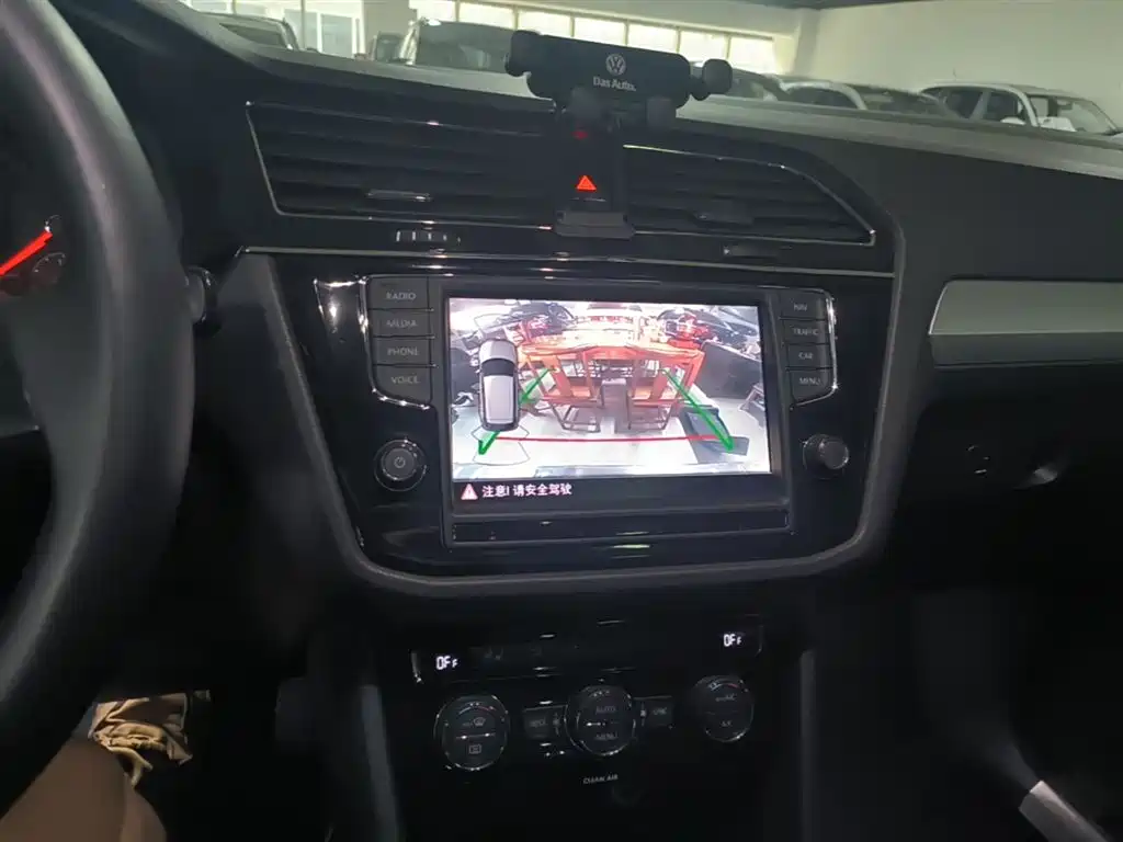 Volkswagen Tiguan L 2018 380TSI Automatic AWD Luxury Edition фото 13