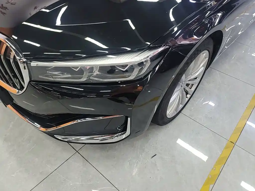 Фото 24 - BMW 7 Series