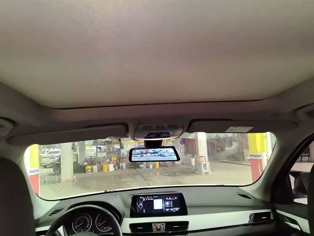 BMW X1 2018 sDrive20Li Leading Model фото 9