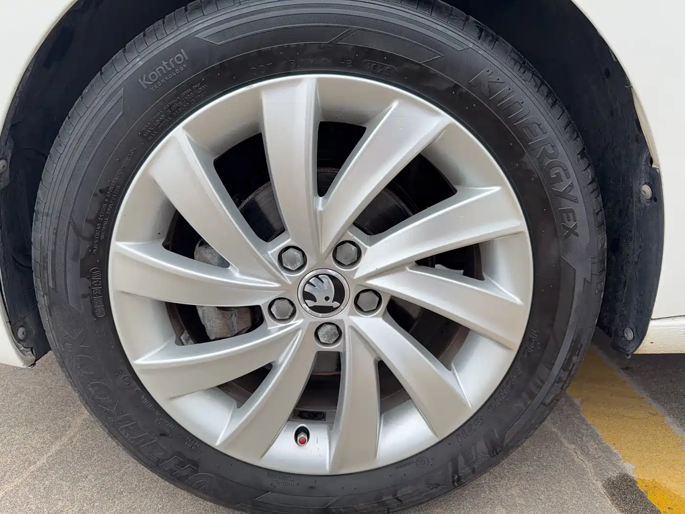 Škoda Rapid 2018 1.6L Automatic Comfort Edition фото 15