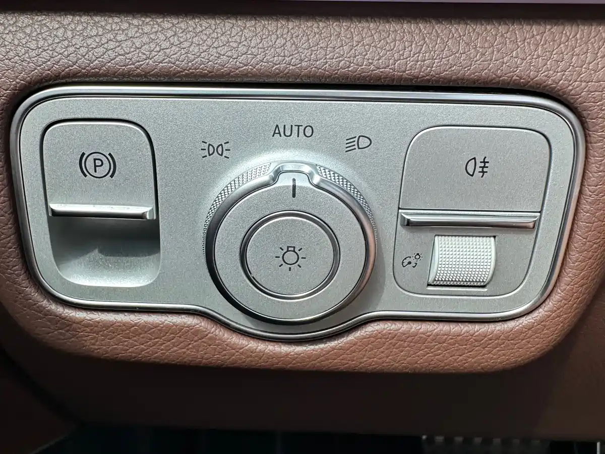 Mercedes-Benz GLS 2024 Model GLS 450 4MATIC Luxury фото 32