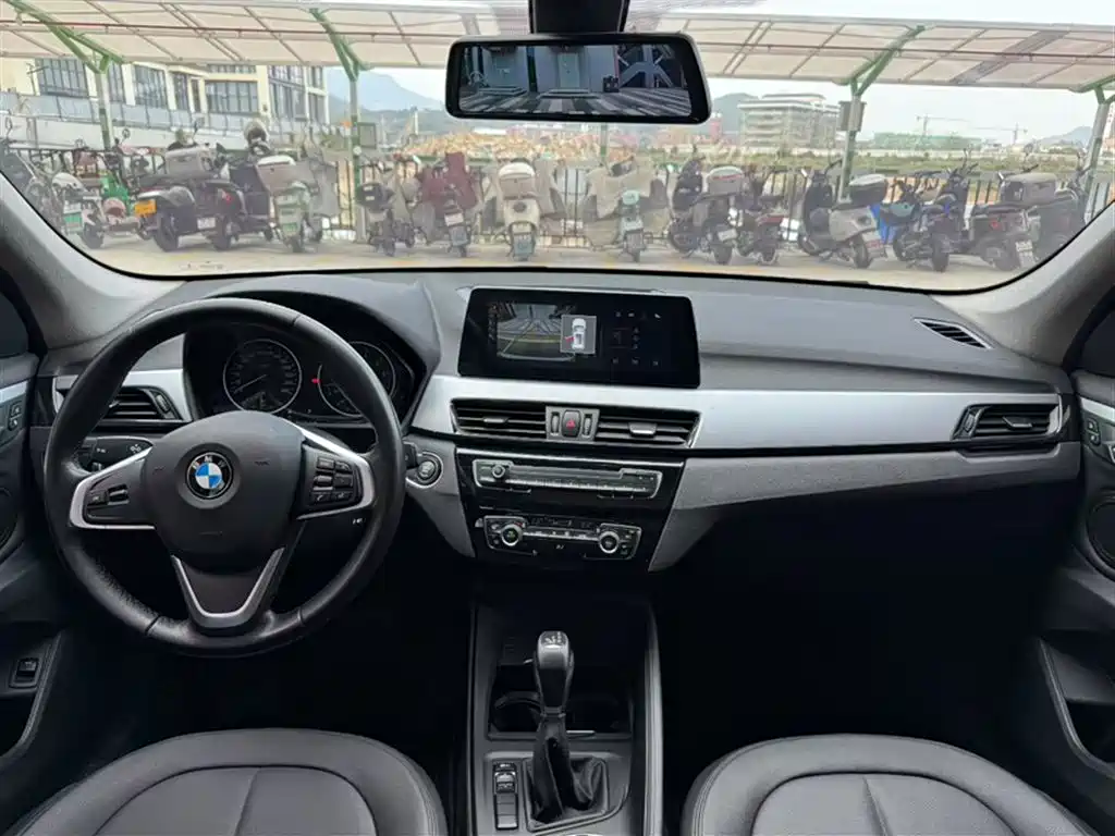 BMW X1 2018 sDrive20Li Leading Model фото 13