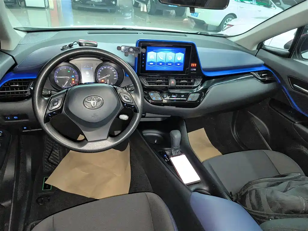 Toyota C-HR 2021 2.0L Comfort Edition фото 10
