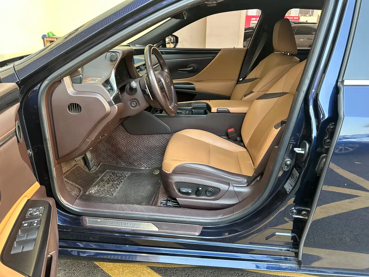 Lexus ES 2020 Model 300h Excellence Edition China V фото 12