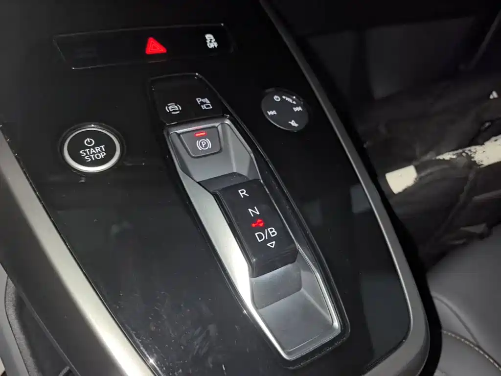 Фото 14 - Audi Q4 e-tron