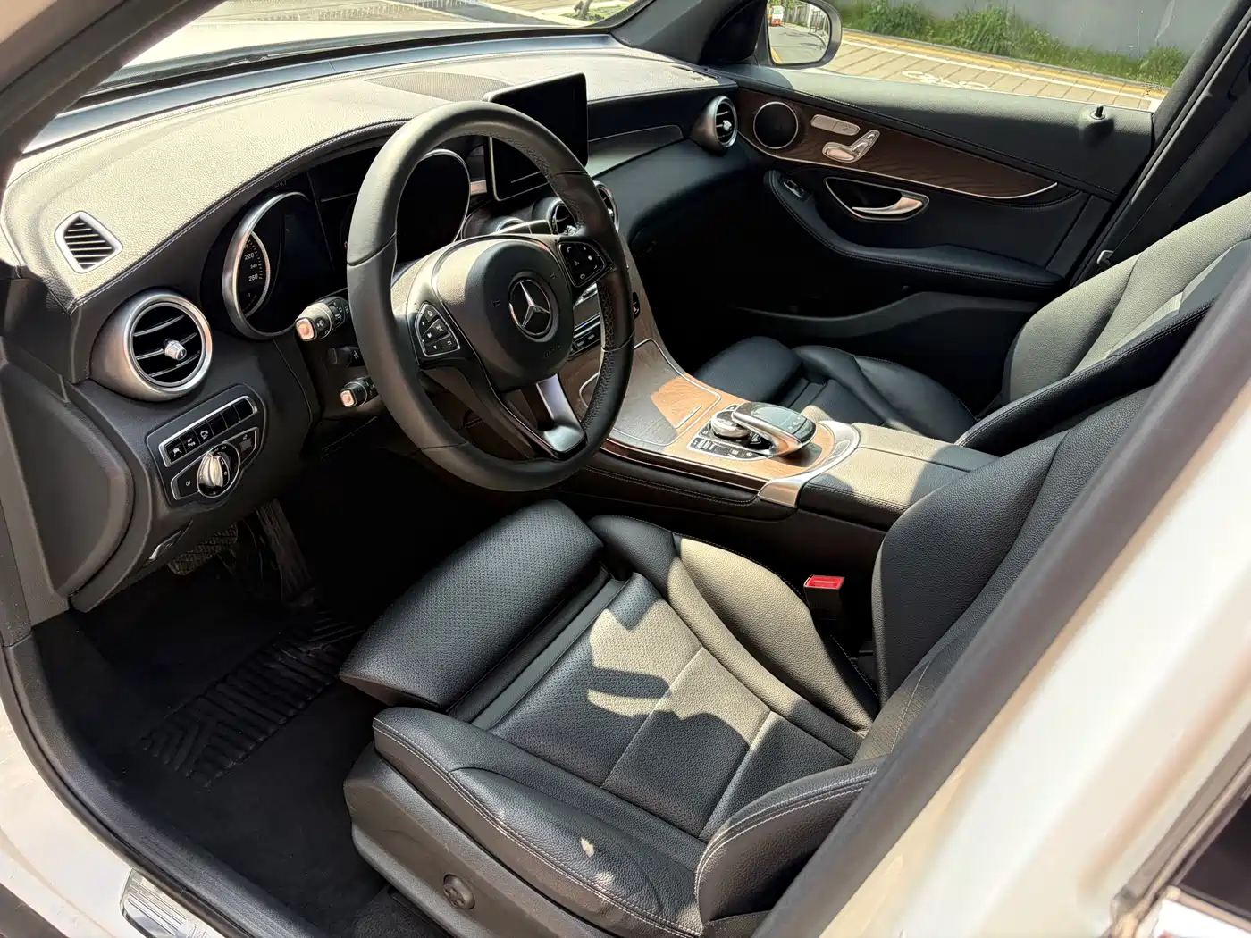 Mercedes-Benz GLC 2016 GLC 300 4MATIC Dynamic фото 7