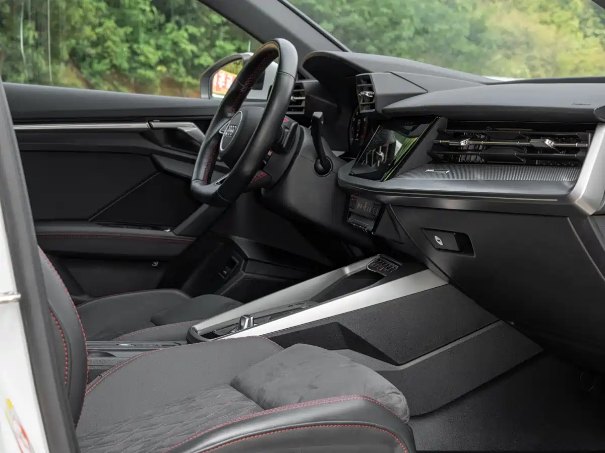 Audi A3 2023 A3L Limousine 35 TFSI Luxury Sport фото 18