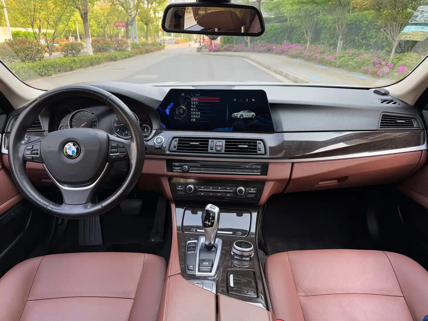 BMW 5 Series 2017 525Li Leading Edition фото 13